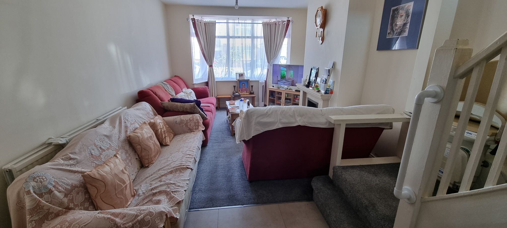 3 bedroom semi-detached house For Sale in Leicester - Lounge Pic 1.