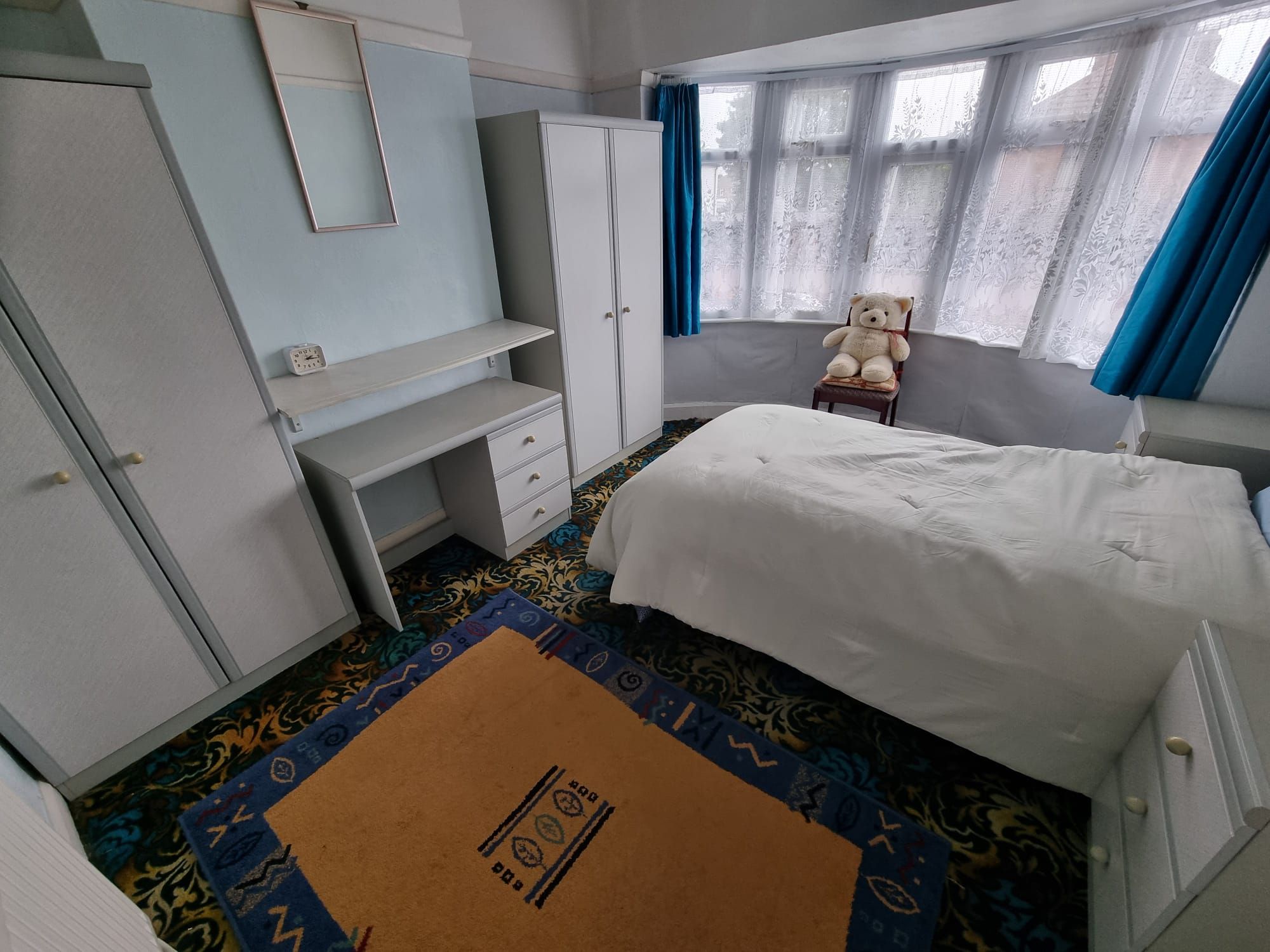 3 bedroom semi-detached house For Sale in Leicester - Photograph 8.