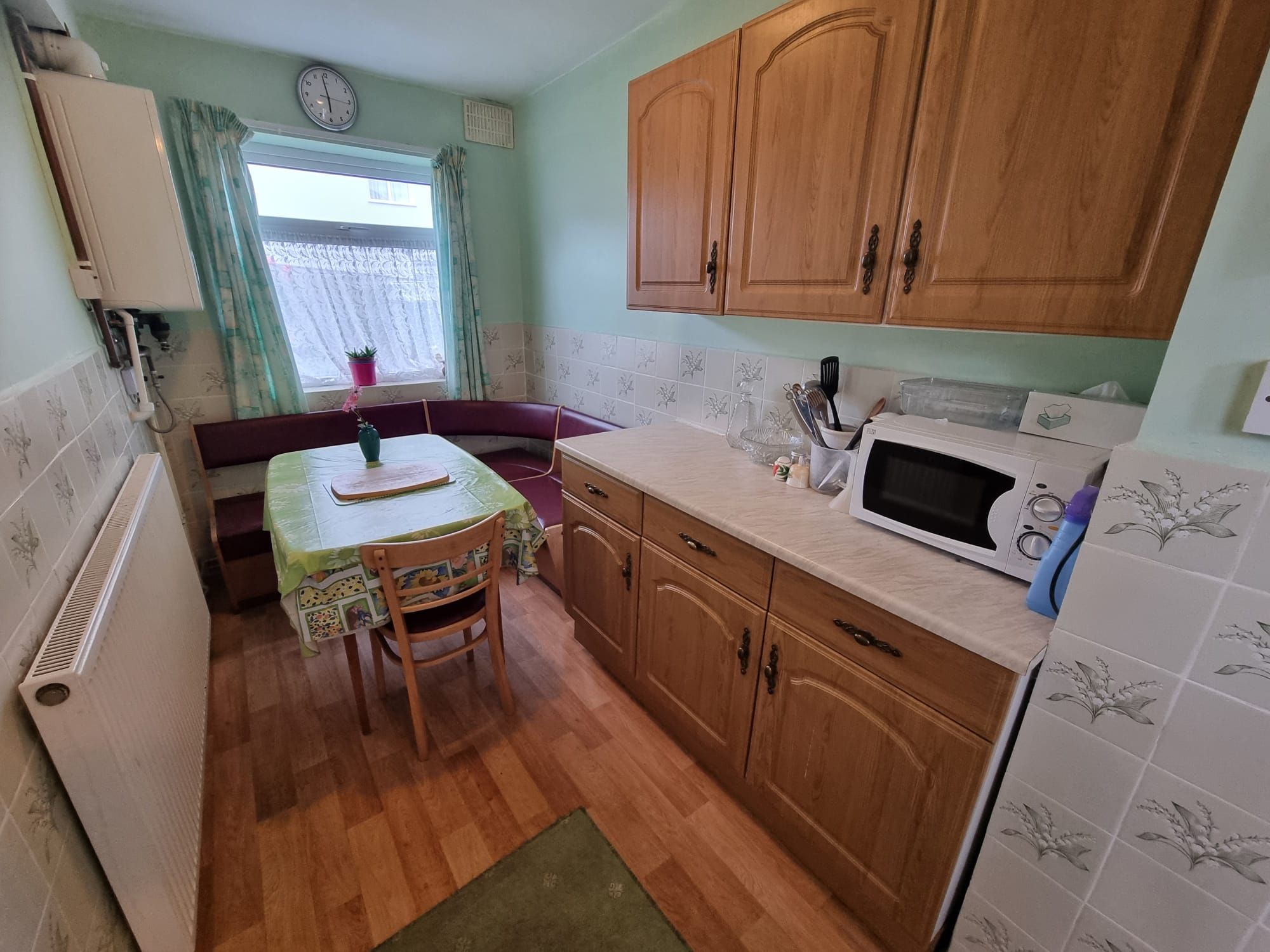 3 bedroom semi-detached house For Sale in Leicester - Photograph 5.