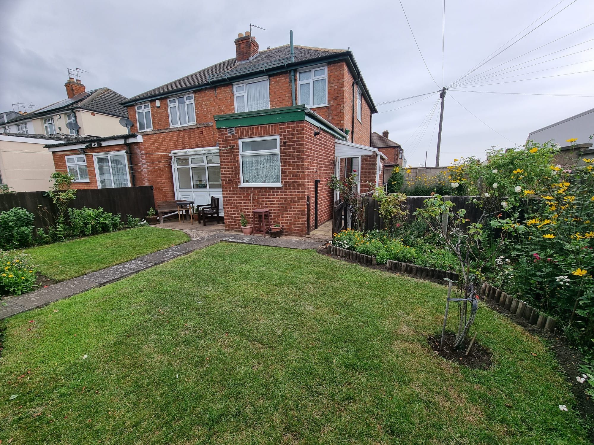 3 bedroom semi-detached house For Sale in Leicester - Photograph 12.