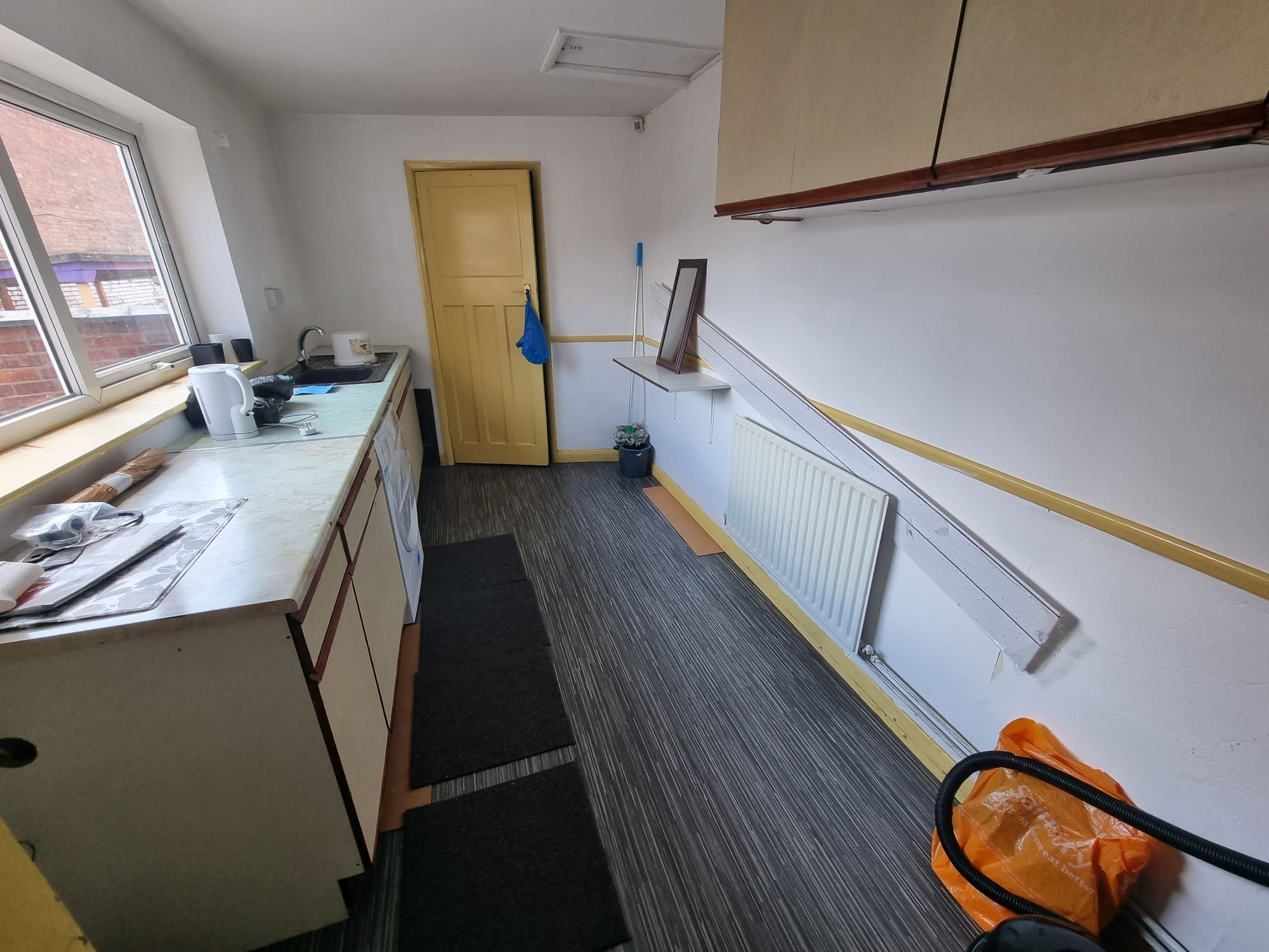4 bedroom town house For Sale in Leicester - Photograph 4.