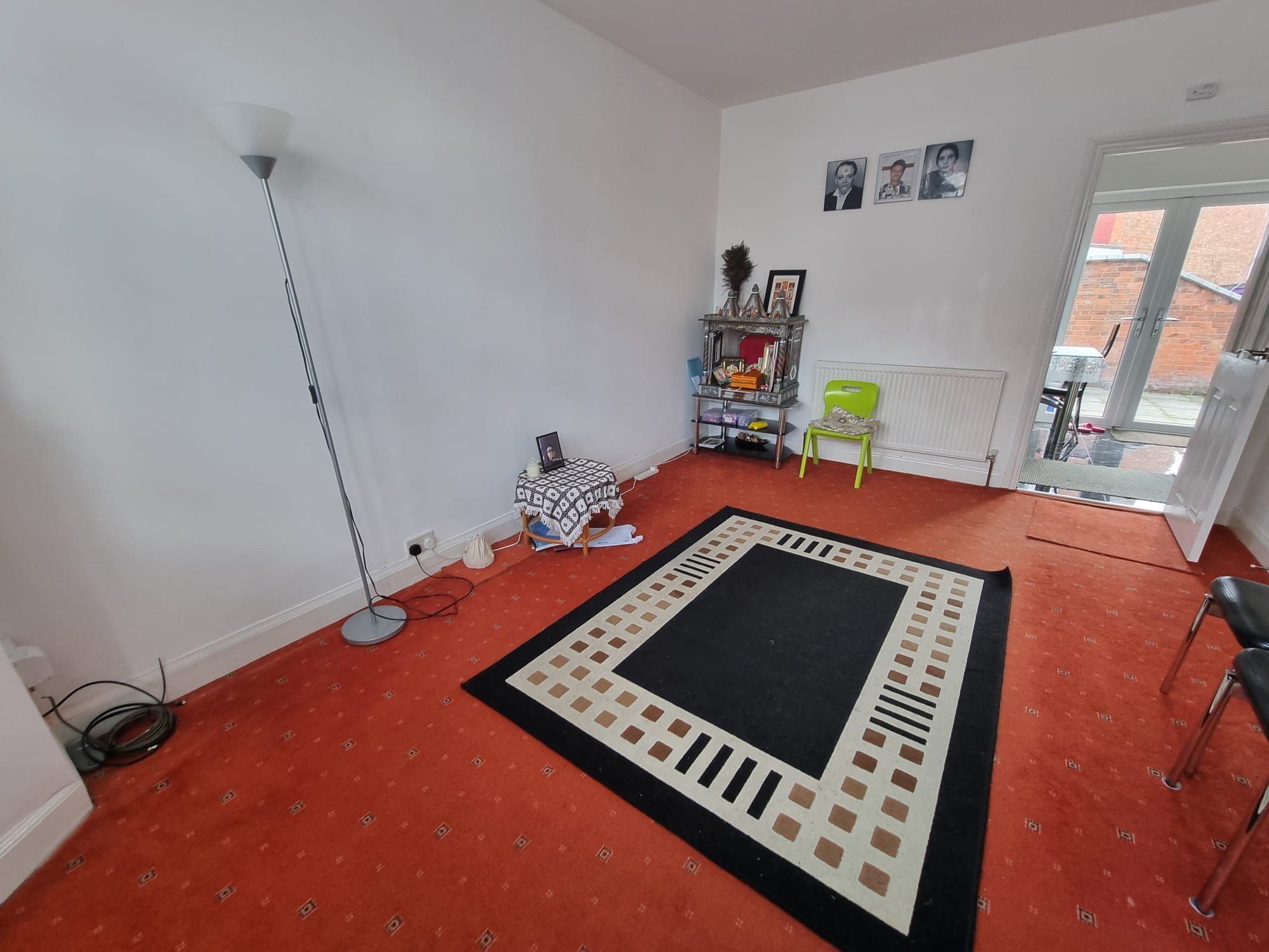 4 bedroom town house For Sale in Leicester - Photograph 2.
