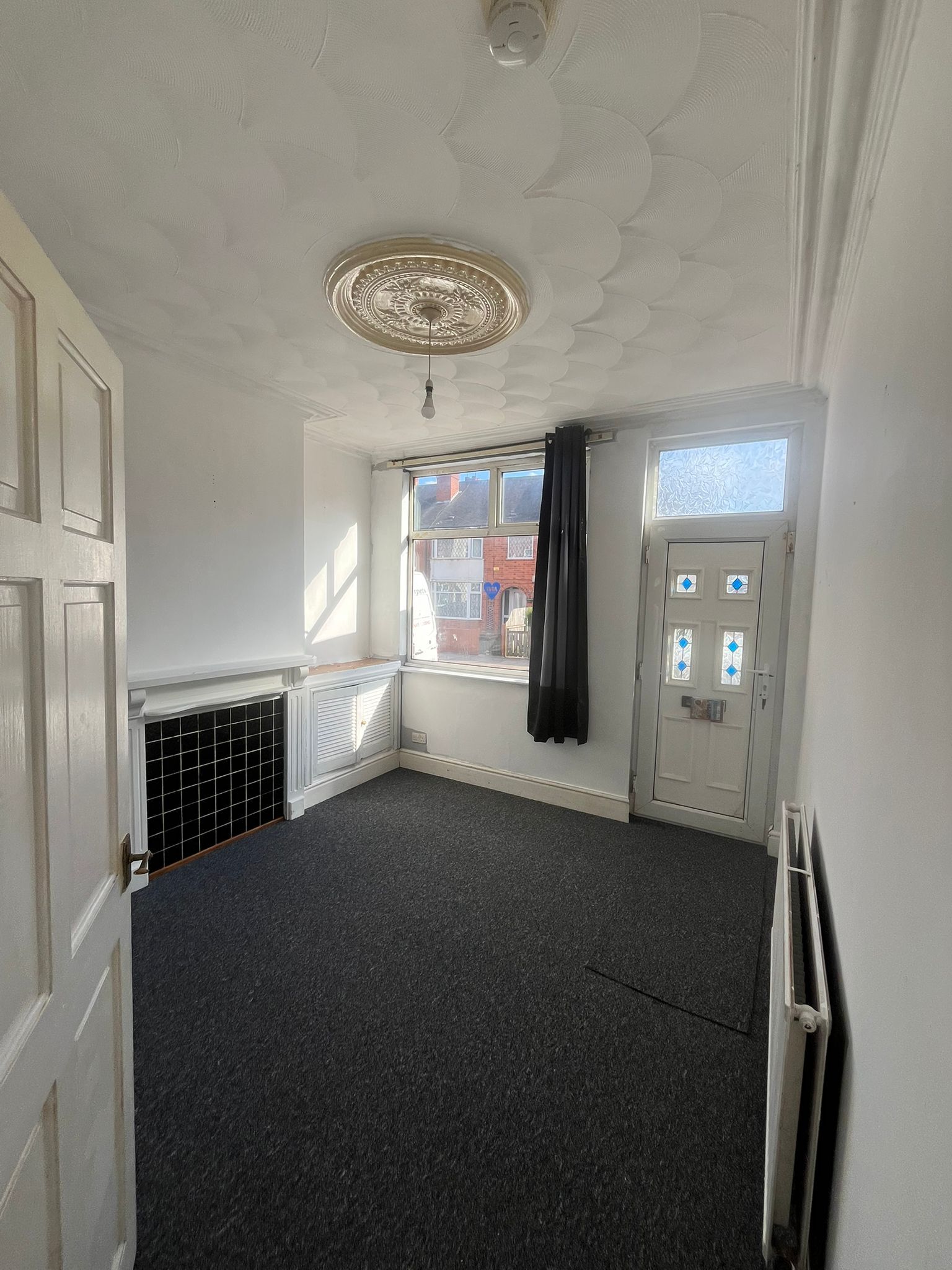 2 bedroom mid terraced house For Sale in Leicester - Photograph 2.