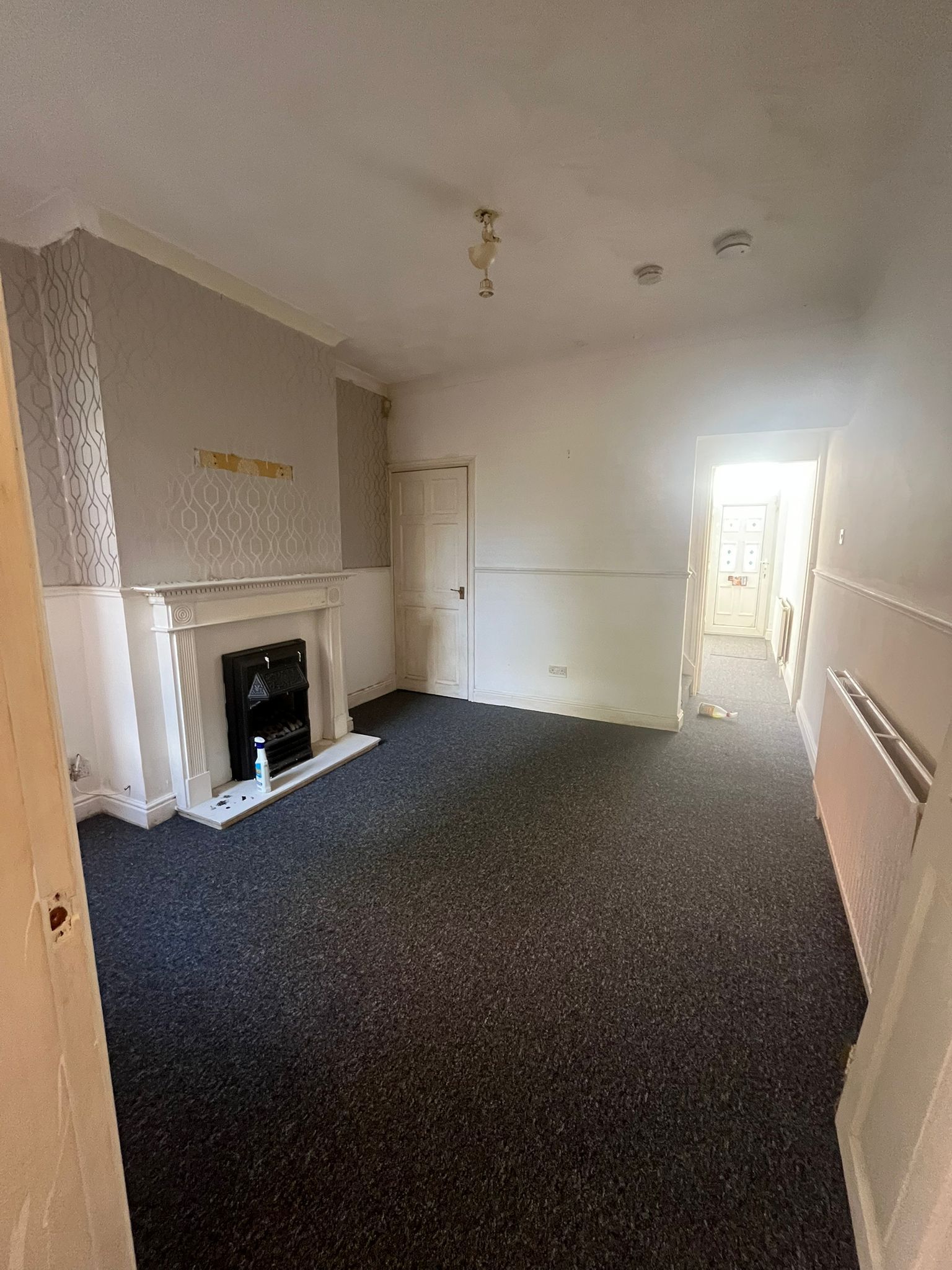 2 bedroom mid terraced house For Sale in Leicester - Photograph 4.