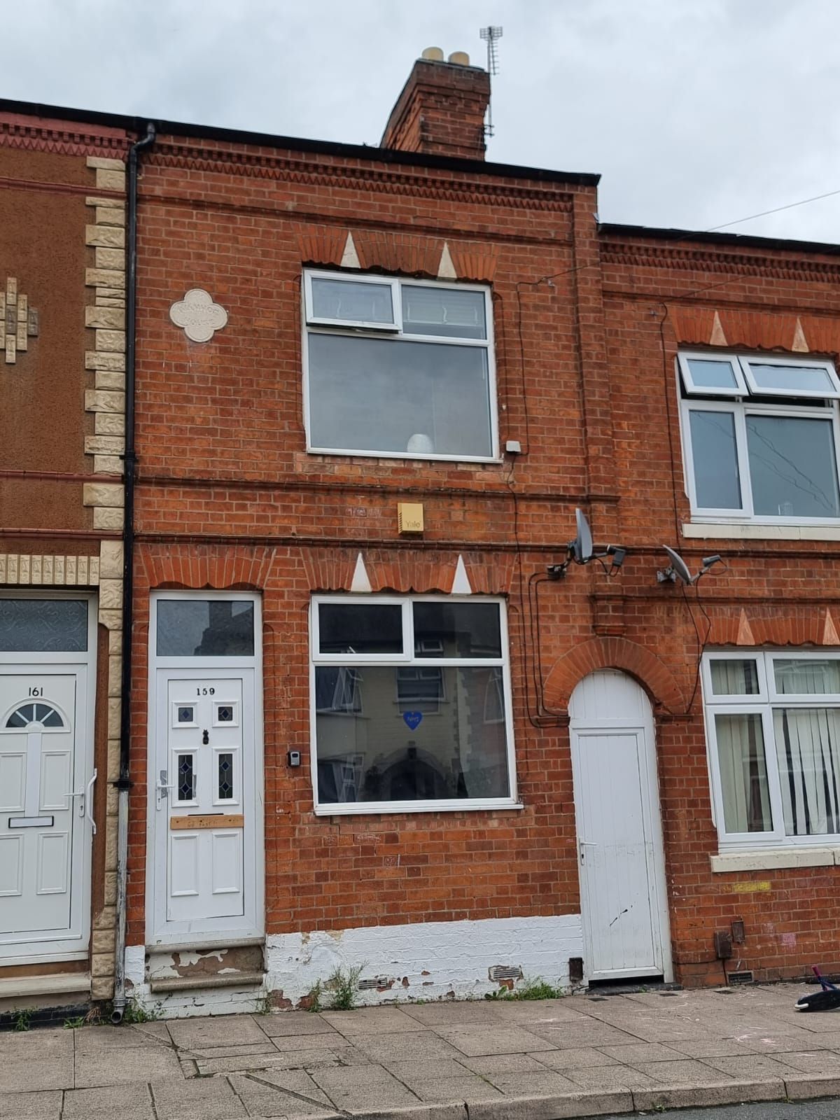 2 bedroom mid terraced house For Sale in Leicester - Photograph 1.