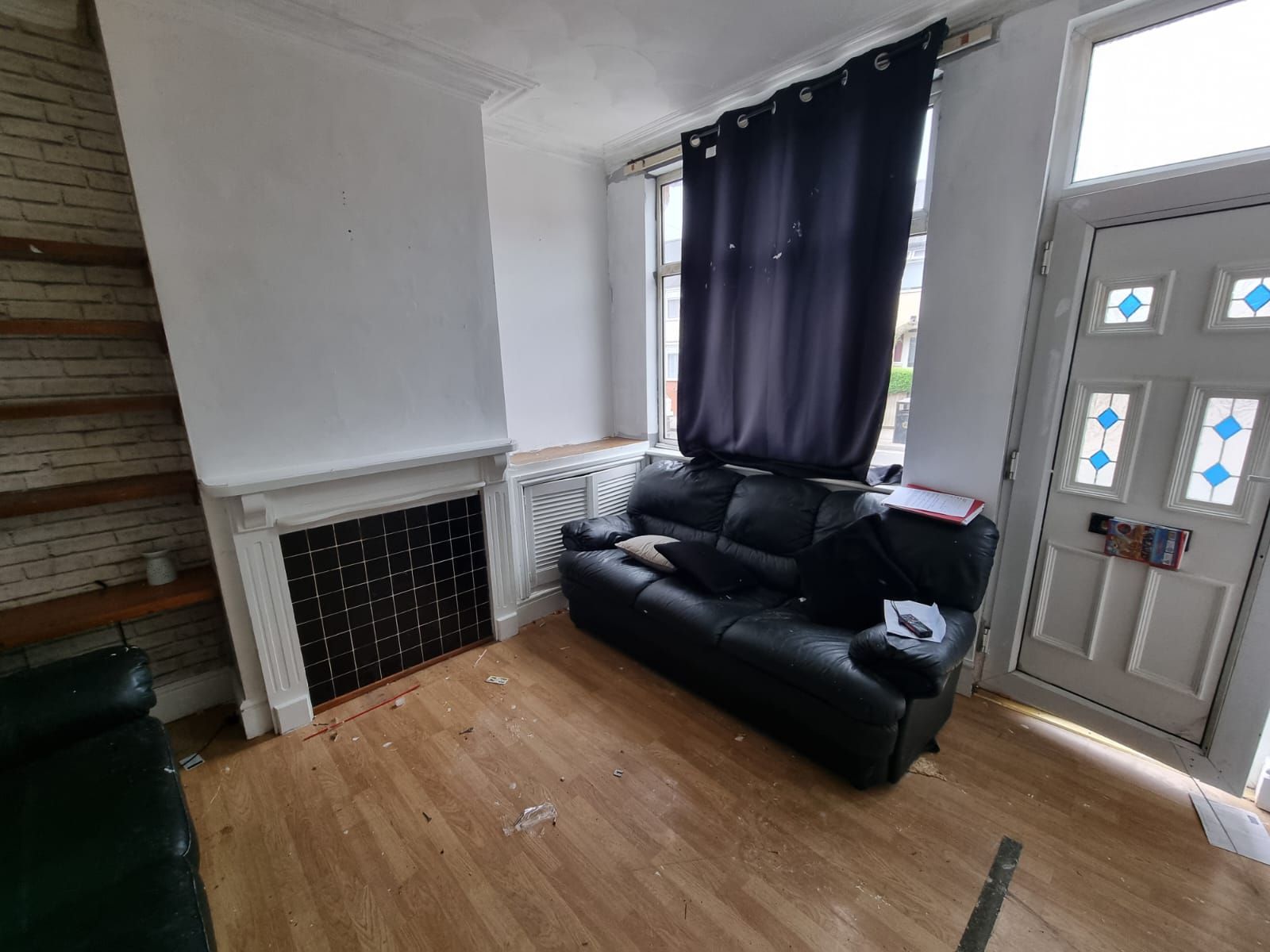 2 bedroom mid terraced house For Sale in Leicester - Photograph 2.