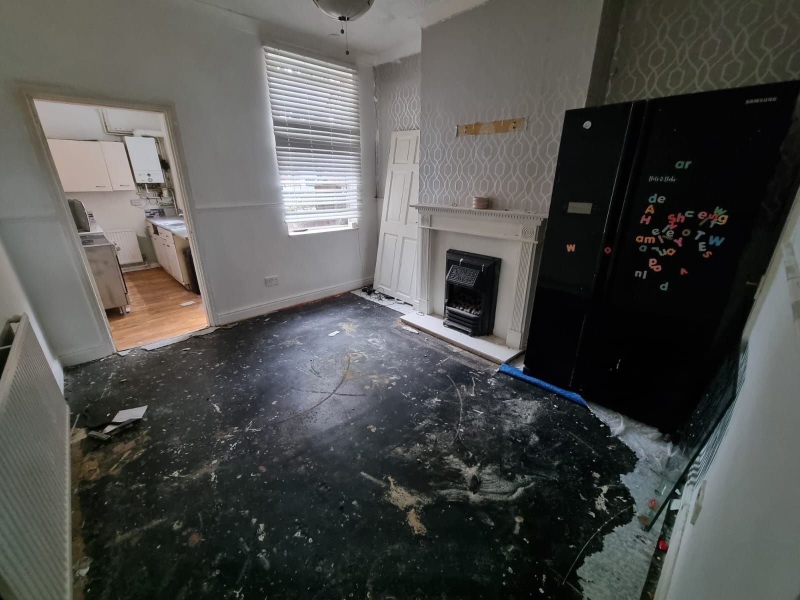 2 bedroom mid terraced house For Sale in Leicester - Photograph 4.