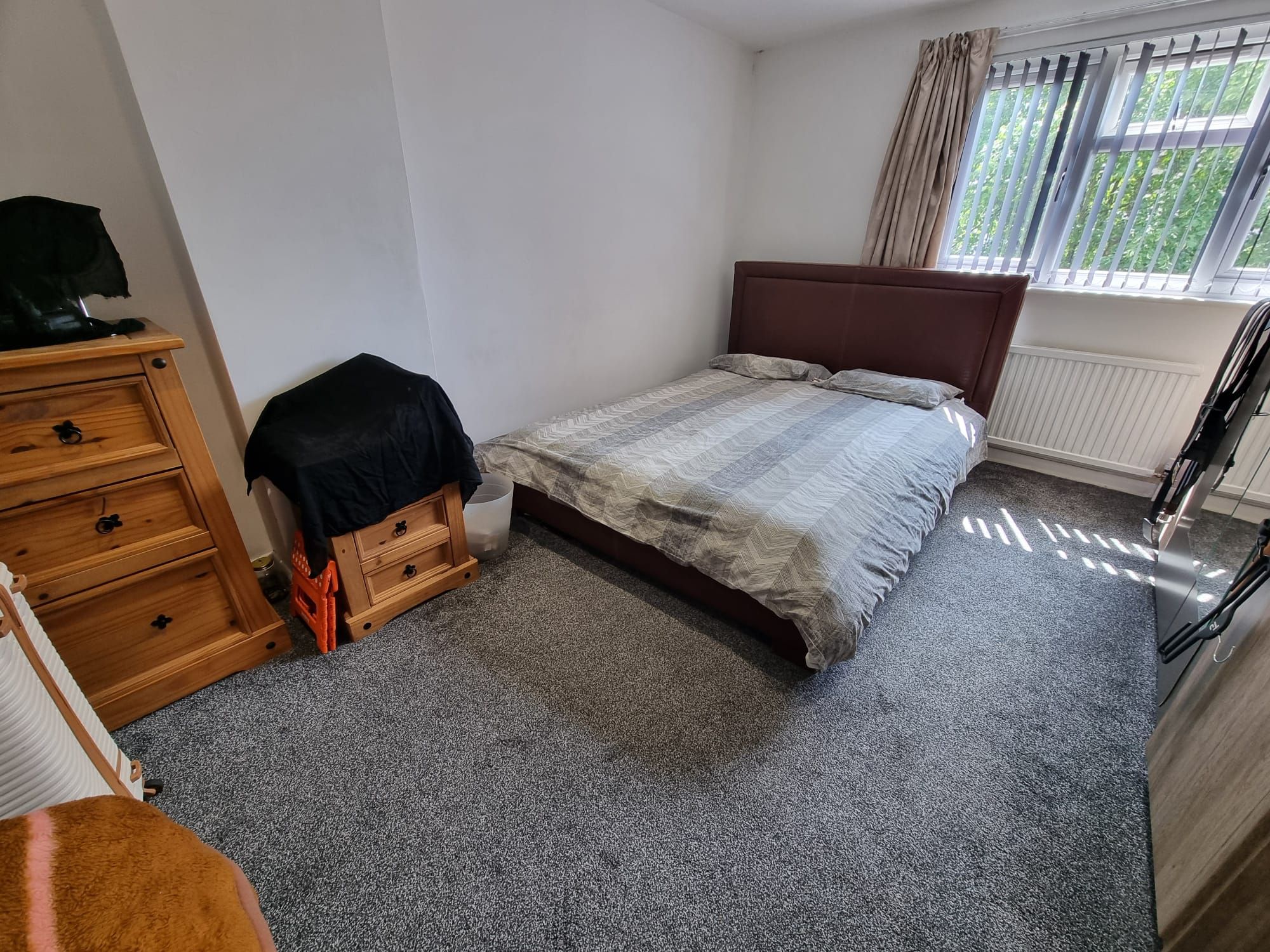 4 bedroom detached house For Sale in Leicester - Photograph 6.