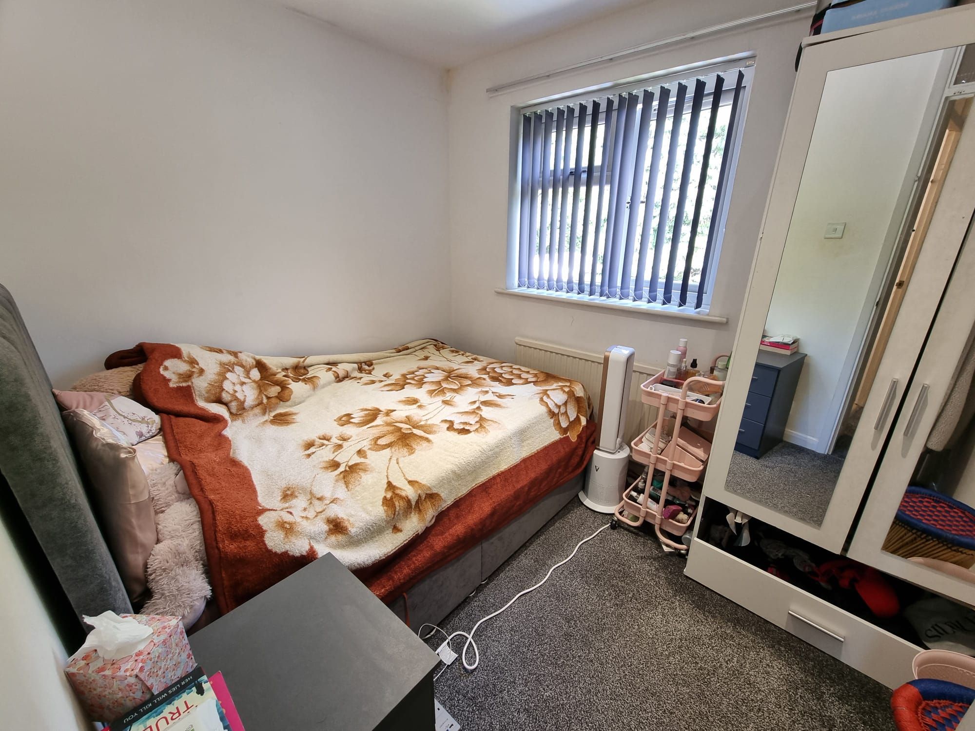 4 bedroom detached house For Sale in Leicester - Photograph 8.