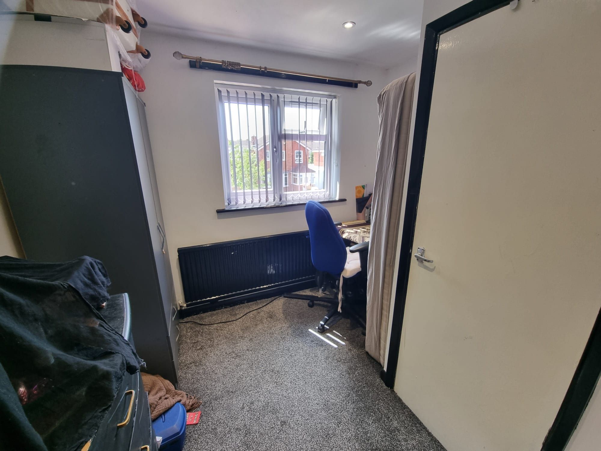 4 bedroom detached house For Sale in Leicester - Photograph 9.