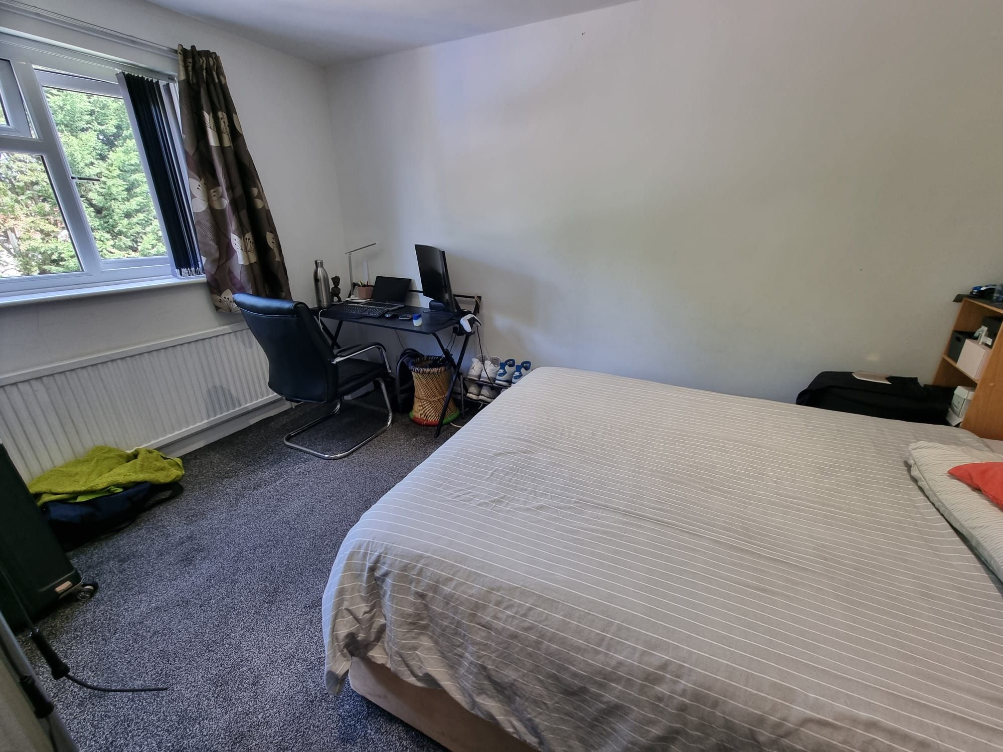 4 bedroom detached house For Sale in Leicester - Photograph 7.