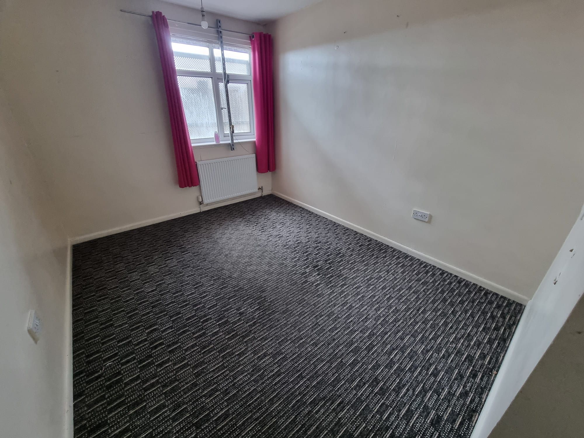 3 bedroom town house For Sale in Leicester - Photograph 5.