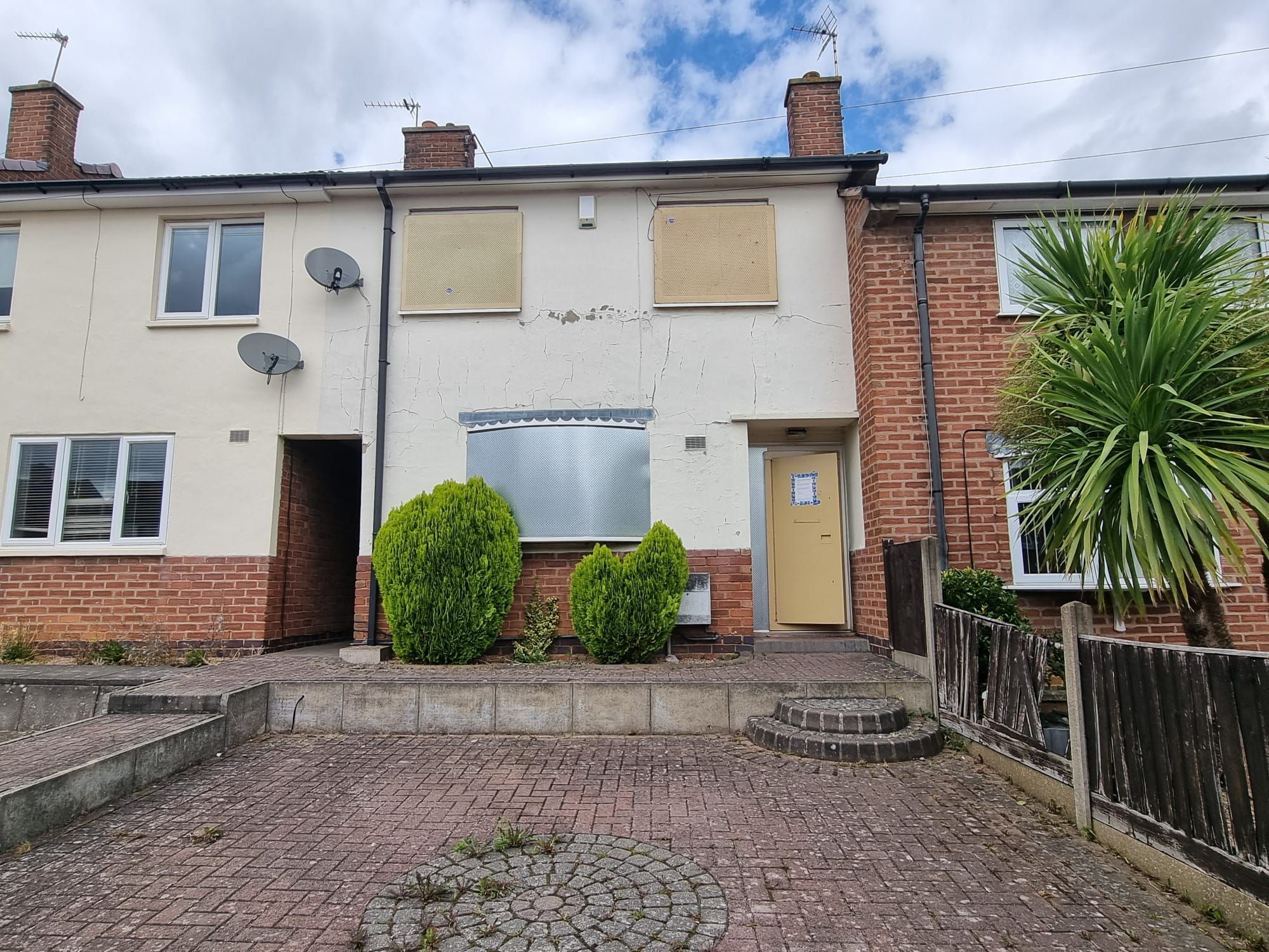 3 bedroom town house For Sale in Leicester - Photograph 1.