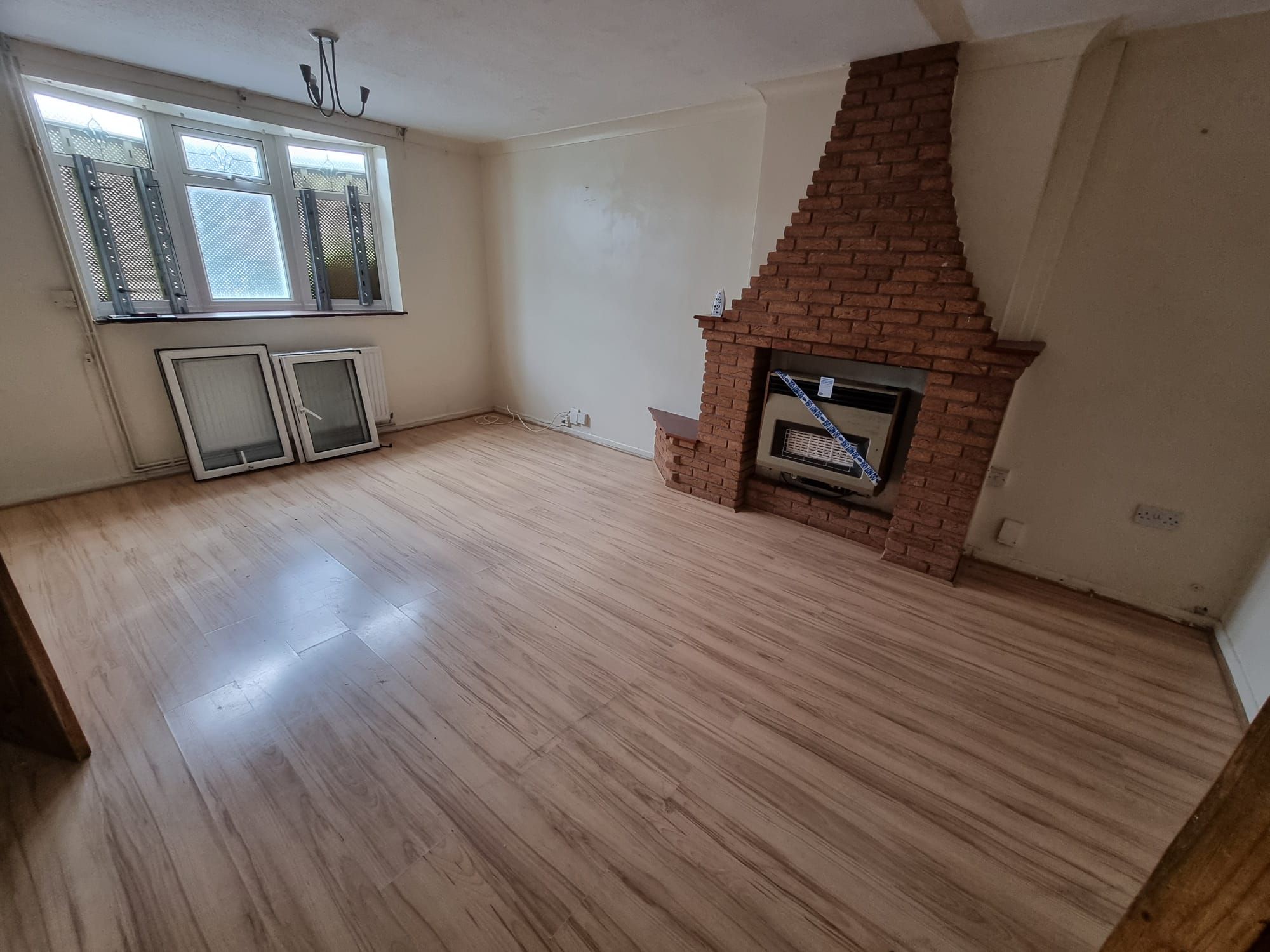 3 bedroom town house For Sale in Leicester - Photograph 2.