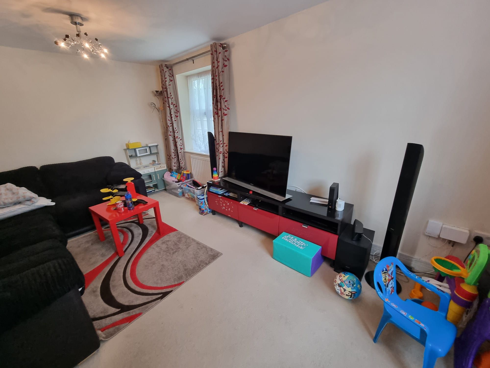 4 bedroom end terraced house For Sale in Leicester - Photograph 4.