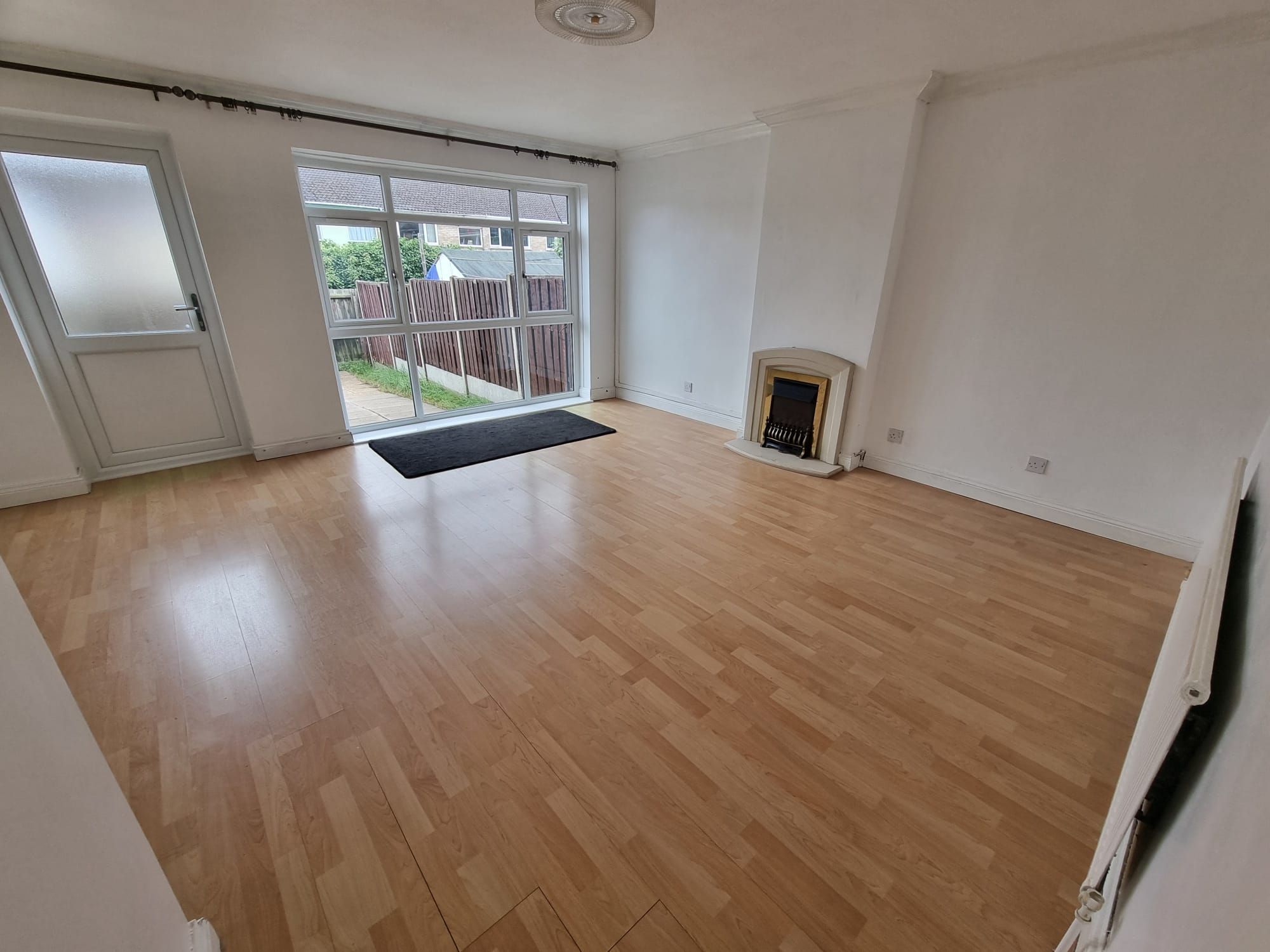 3 bedroom town house For Sale in Leicester - Photograph 2.