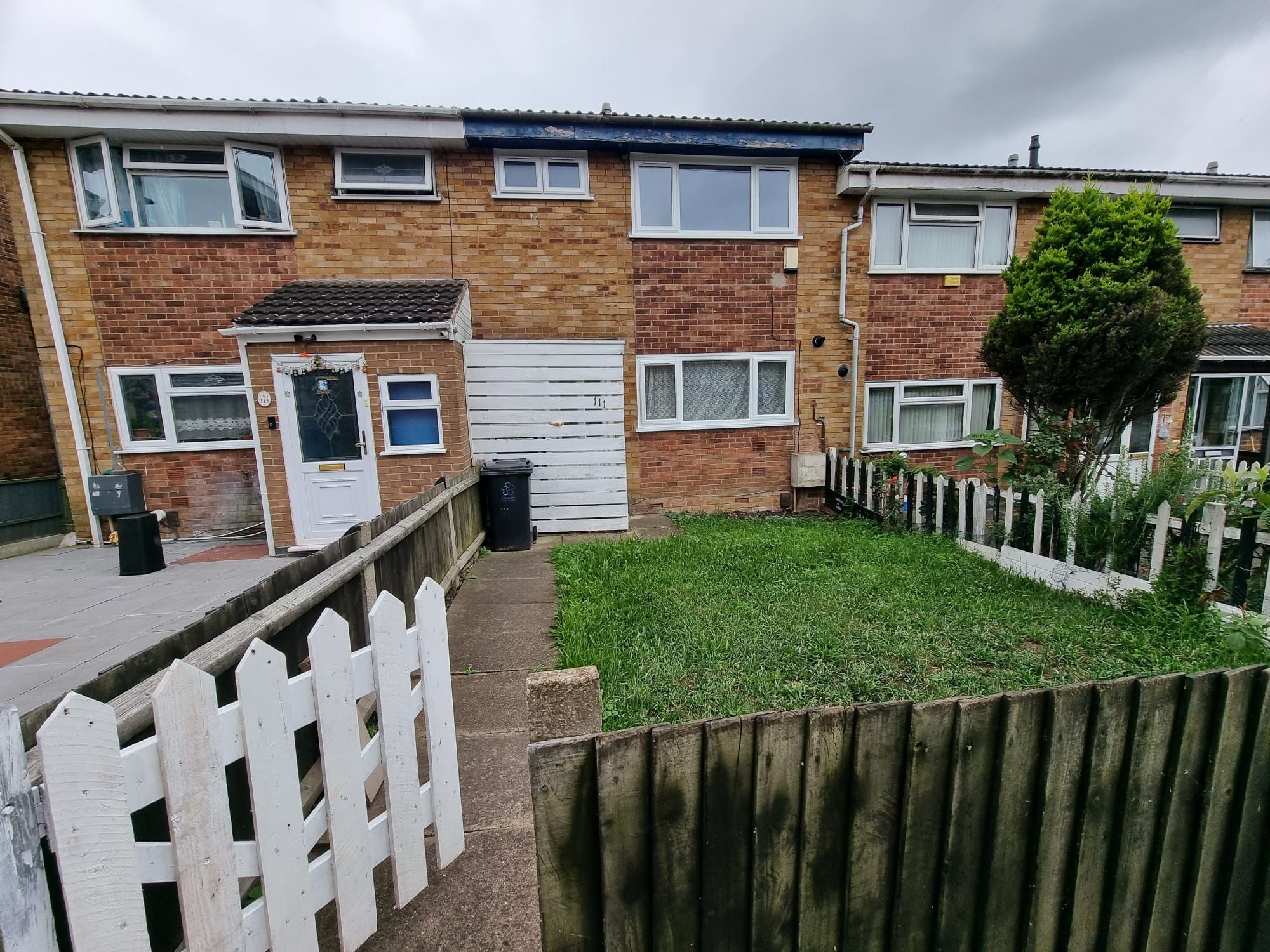 3 bedroom town house For Sale in Leicester - Photograph 1.