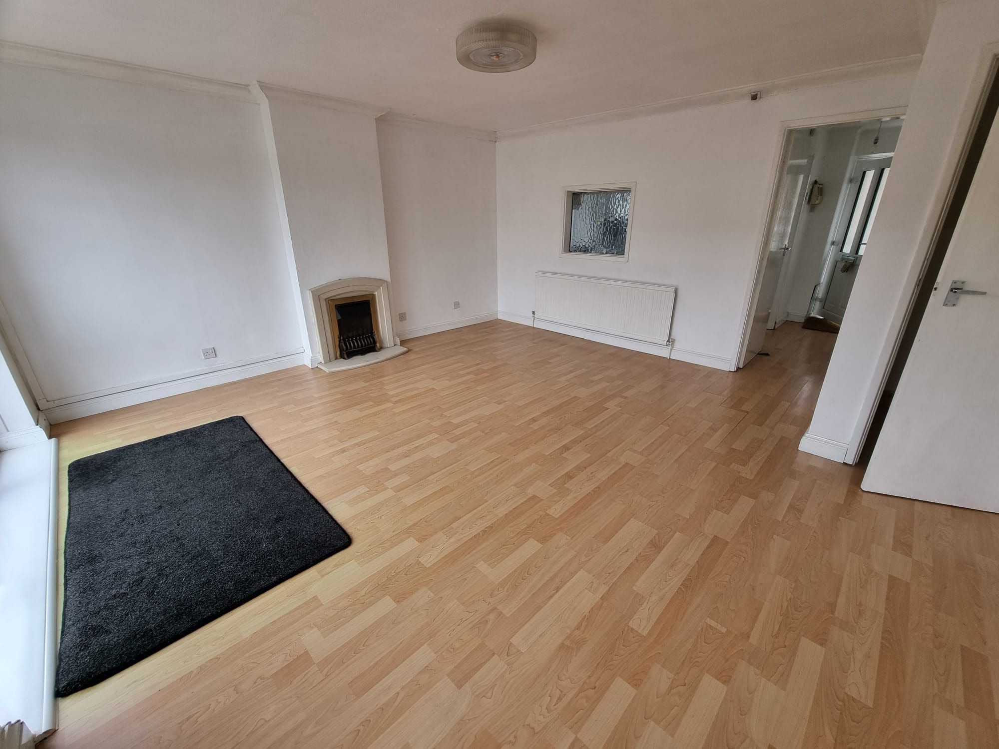 3 bedroom town house For Sale in Leicester - Photograph 3.