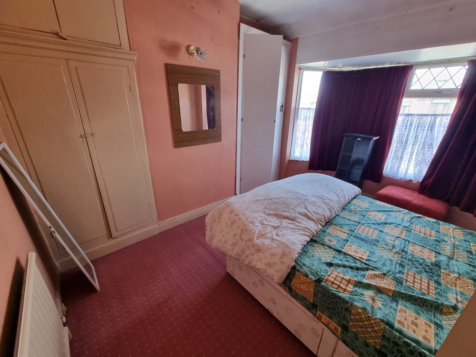 5 bedroom semi-detached house For Sale in Leicester - Photograph 13.
