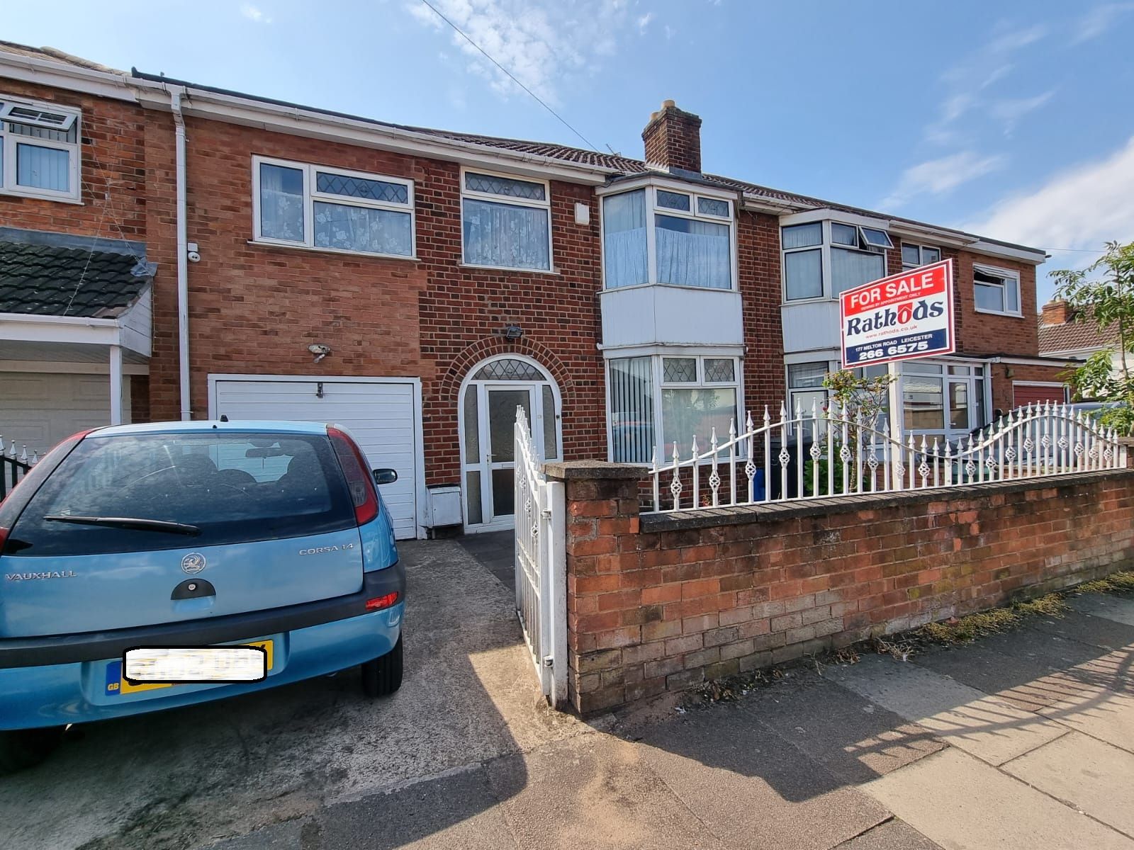 5 bedroom semi-detached house For Sale in Leicester - Photograph 1.
