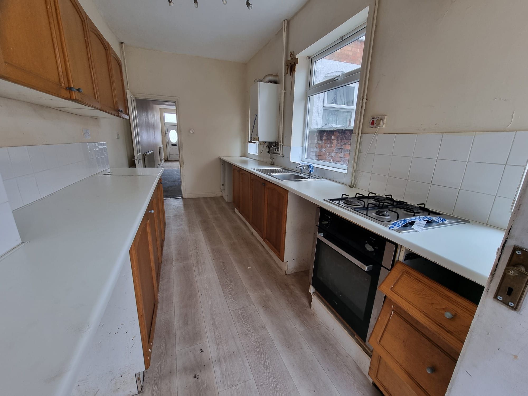 2 bedroom mid terraced house For Sale in Leicester - Photograph 2.