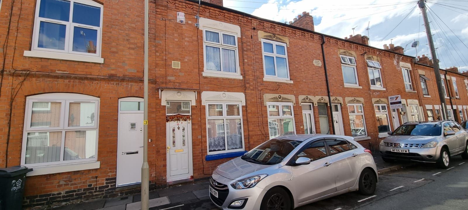 2 bedroom mid terraced house For Sale in Leicester - Property photograph.
