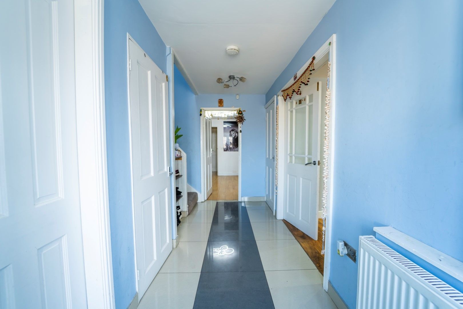 8 bedroom semi-detached house For Sale in Leicester - Photograph 2.