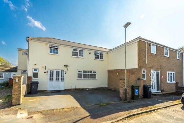 8 bedroom semi-detached house For Sale in Leicester - Photograph 1.