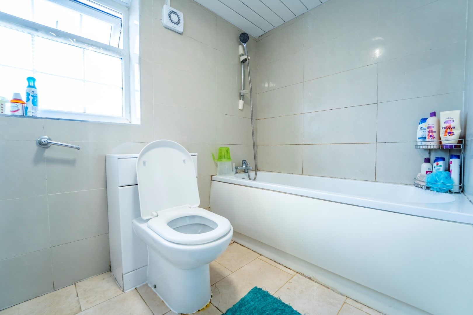 8 bedroom semi-detached house For Sale in Leicester - Photograph 20.