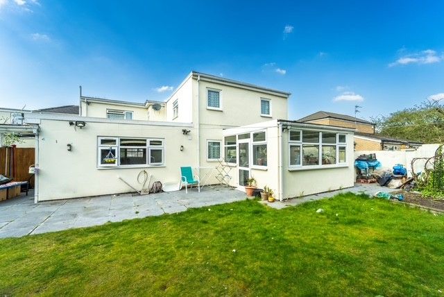 8 bedroom semi-detached house For Sale in Leicester - Photograph 32.