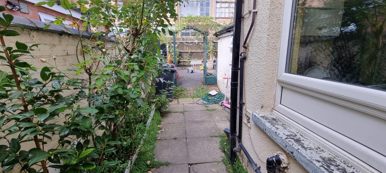 3 bedroom mid terraced house For Sale in Leicester - Photograph 6.