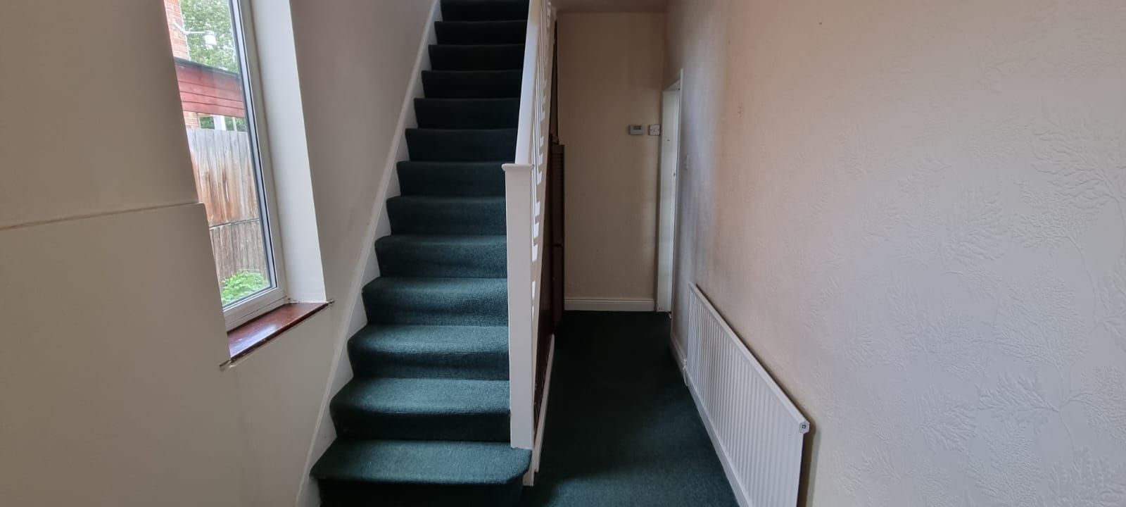 3 bedroom semi-detached house For Sale in Leicester - Photograph 2.