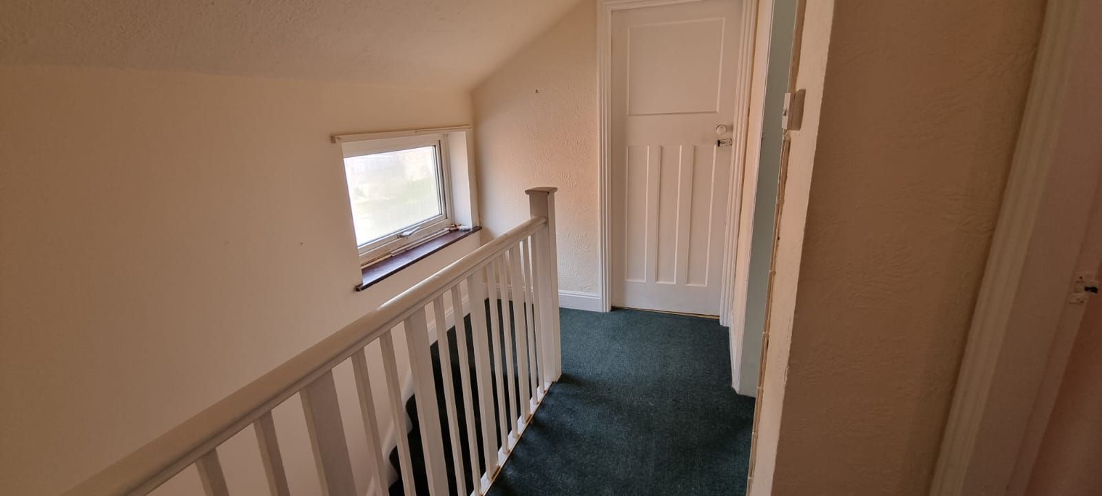 3 bedroom semi-detached house For Sale in Leicester - Photograph 8.