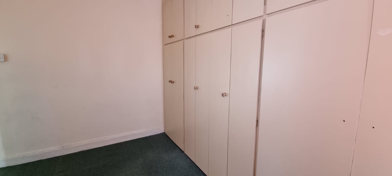 3 bedroom semi-detached house For Sale in Leicester - Photograph 9.