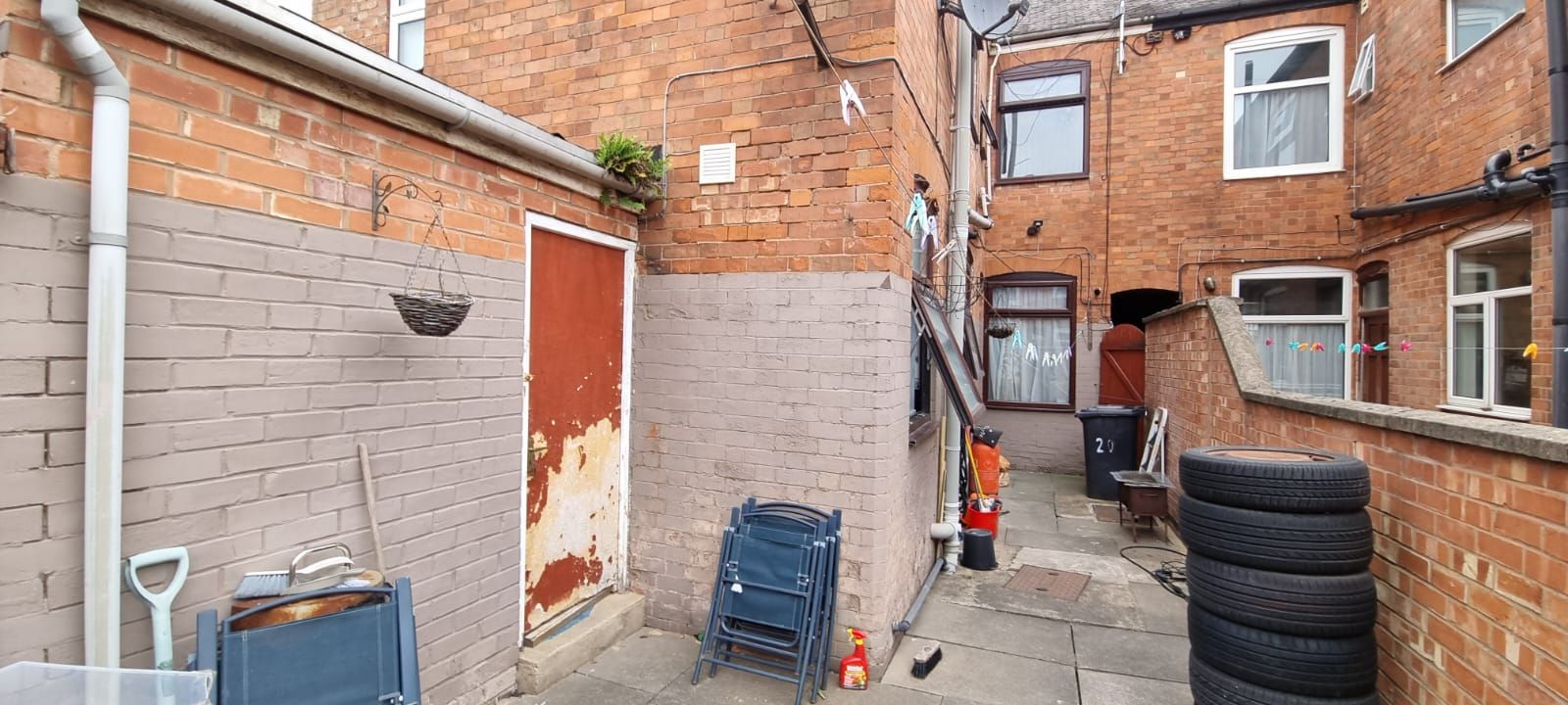 3 bedroom mid terraced house For Sale in Leicester - Photograph 20.