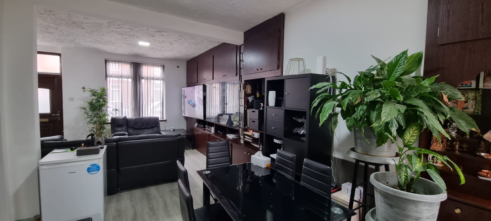 3 bedroom mid terraced house For Sale in Leicester - Photograph 5.