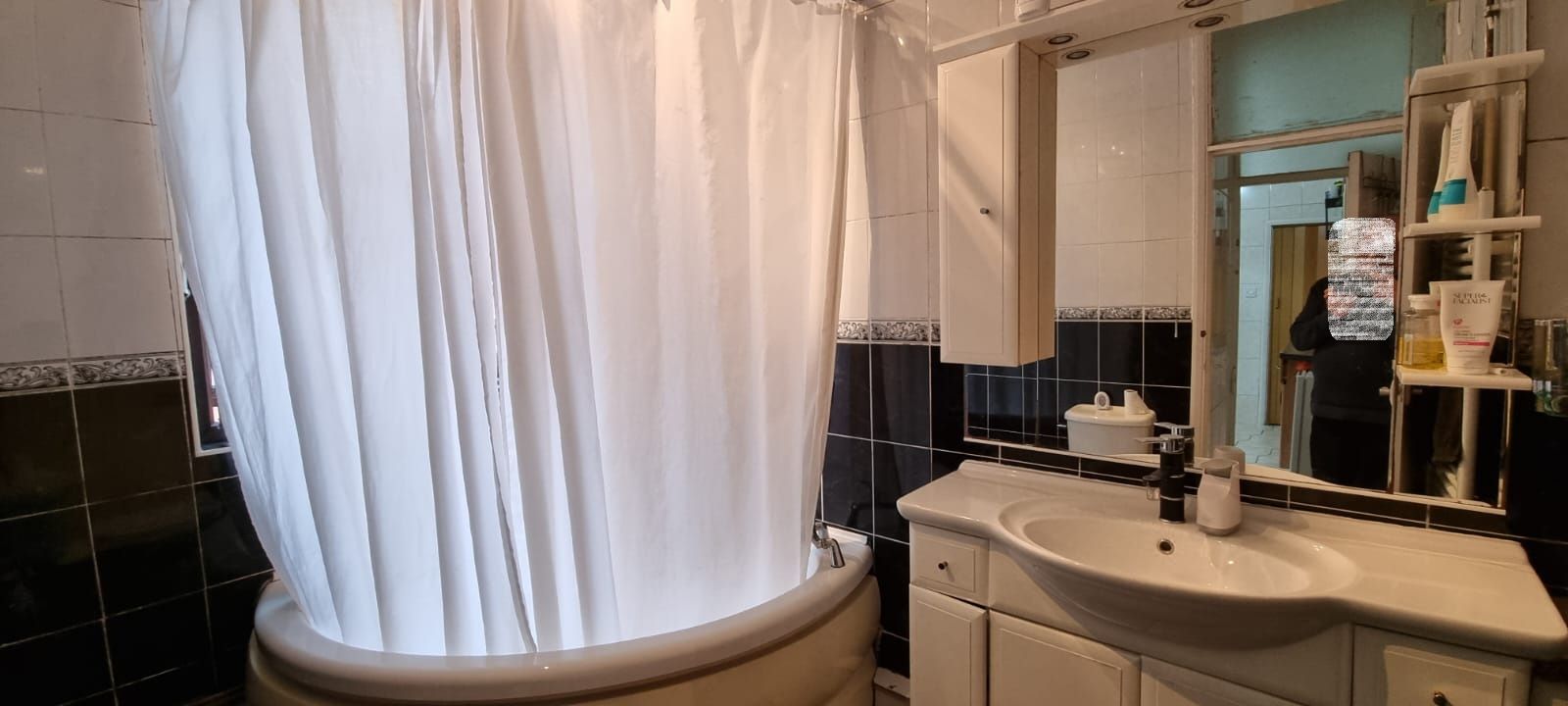 3 bedroom mid terraced house For Sale in Leicester - Photograph 9.