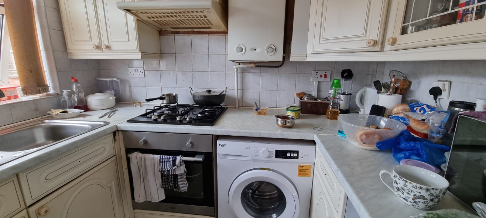 2 bedroom semi-detached bungalow For Sale in Leicester - Photograph 4.