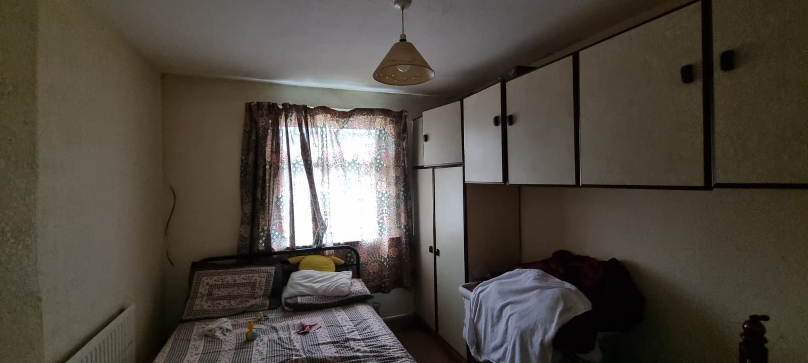 2 bedroom semi-detached bungalow For Sale in Leicester - Photograph 3.