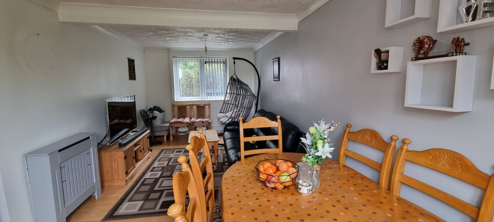 2 bedroom town house For Sale in Leicester - Photograph 2.