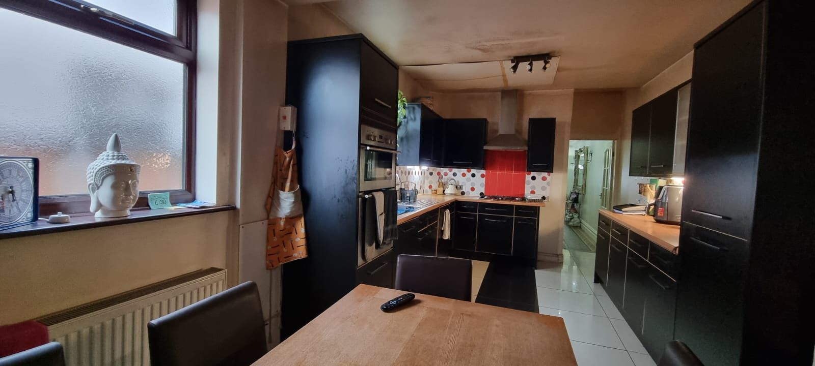 4 bedroom semi-detached house For Sale in Leicester - Photograph 8.