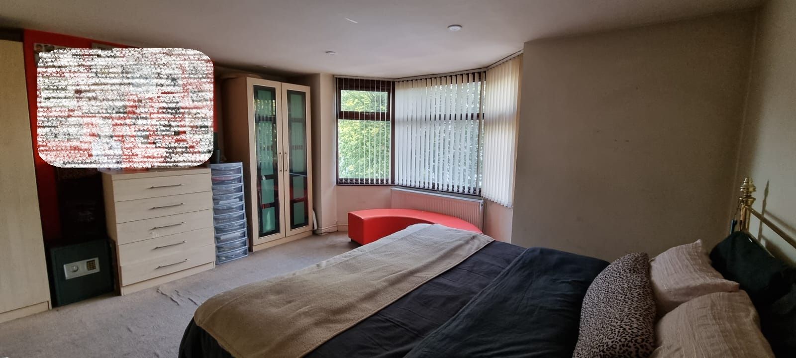 4 bedroom semi-detached house For Sale in Leicester - Photograph 14.