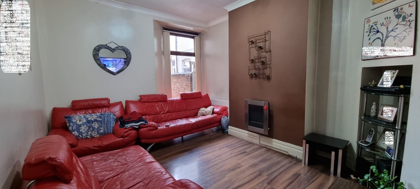 4 bedroom semi-detached house For Sale in Leicester - Photograph 5.