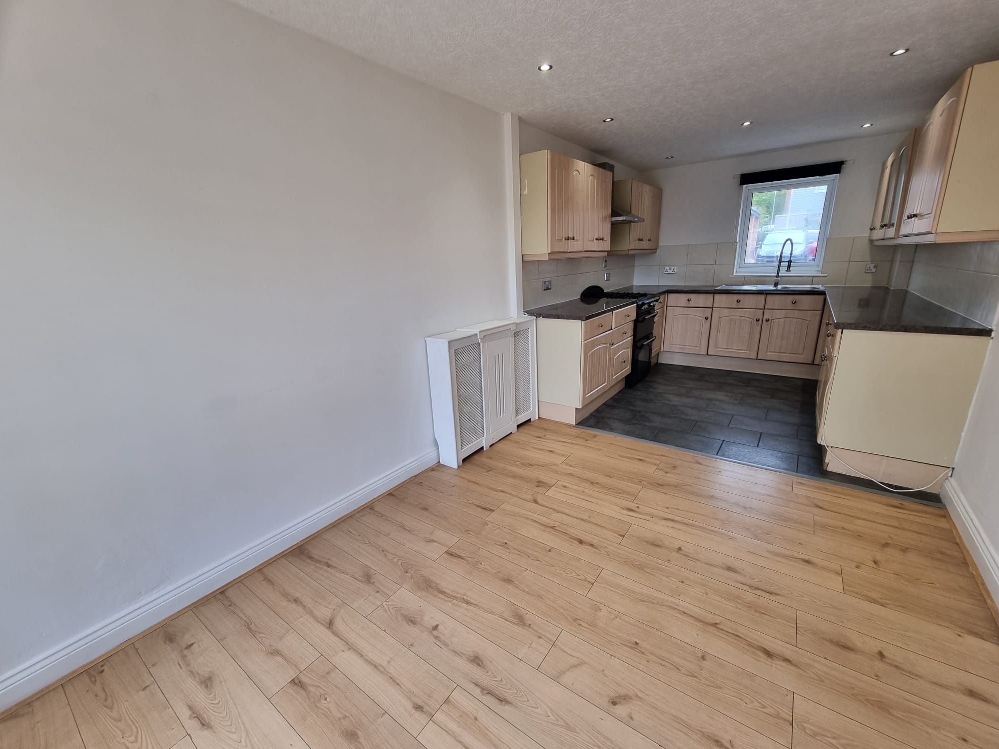 3 bedroom town house For Sale in Leicester - Photograph 6.