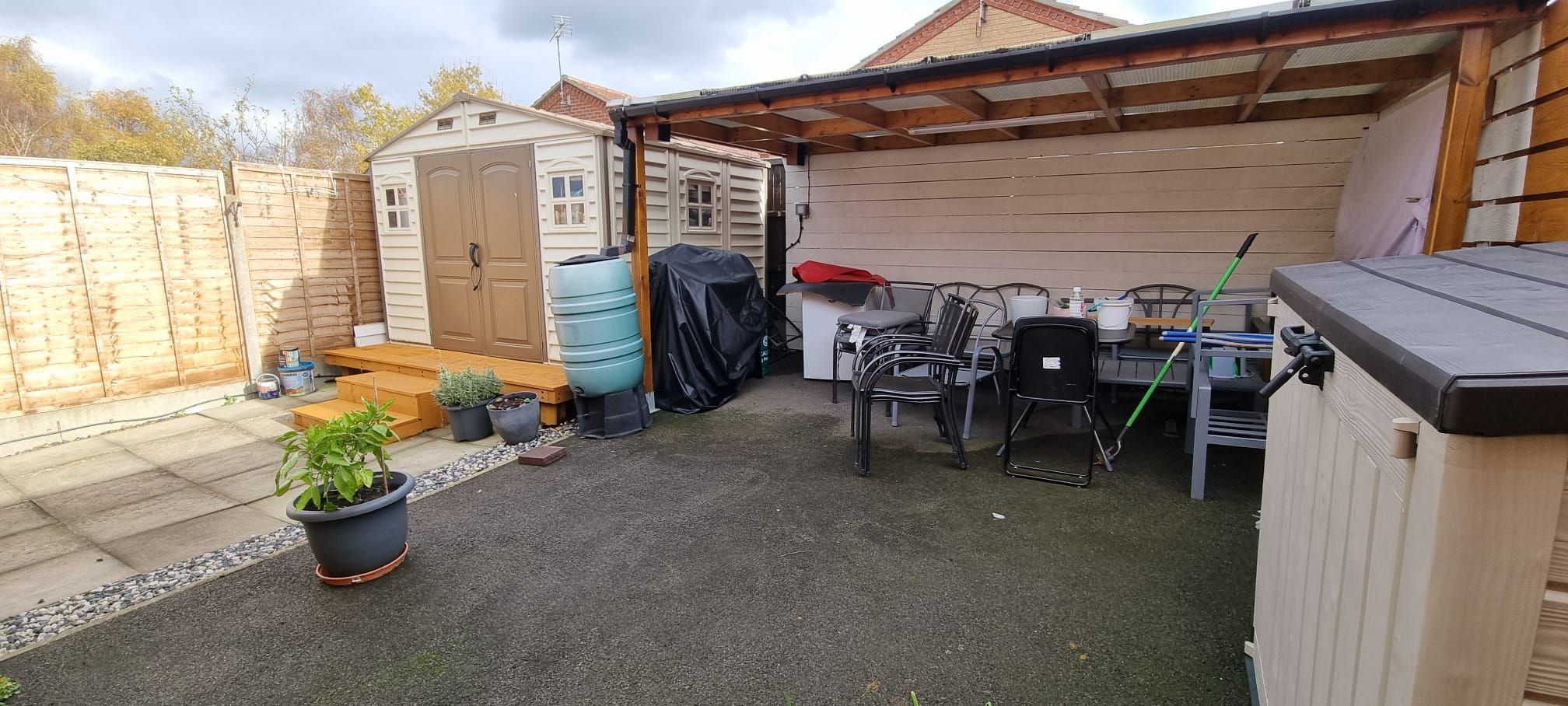 2 bedroom detached bungalow To Let in Leicester - Photograph 8.