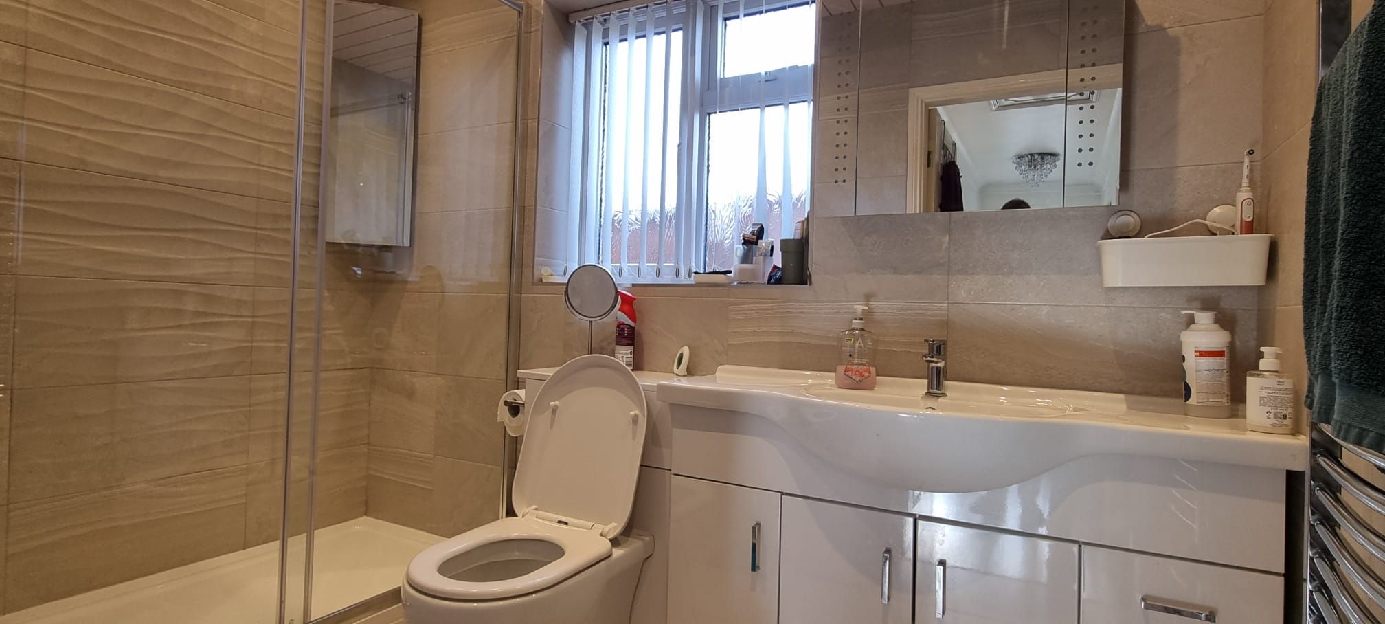 2 bedroom detached bungalow To Let in Leicester - Photograph 7.