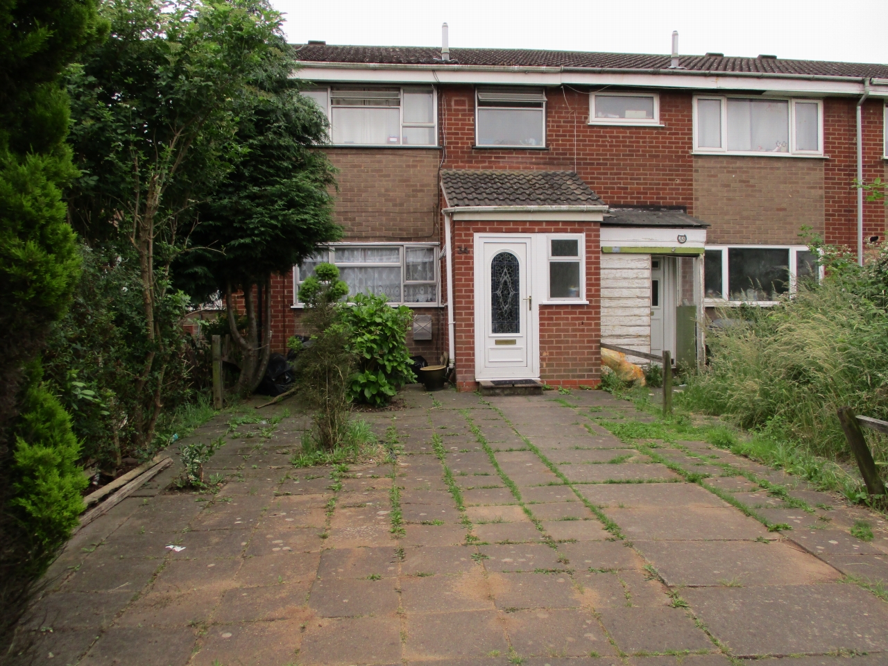 3 bedroom barn conversion house SSTC in Leicester - Photograph 1.