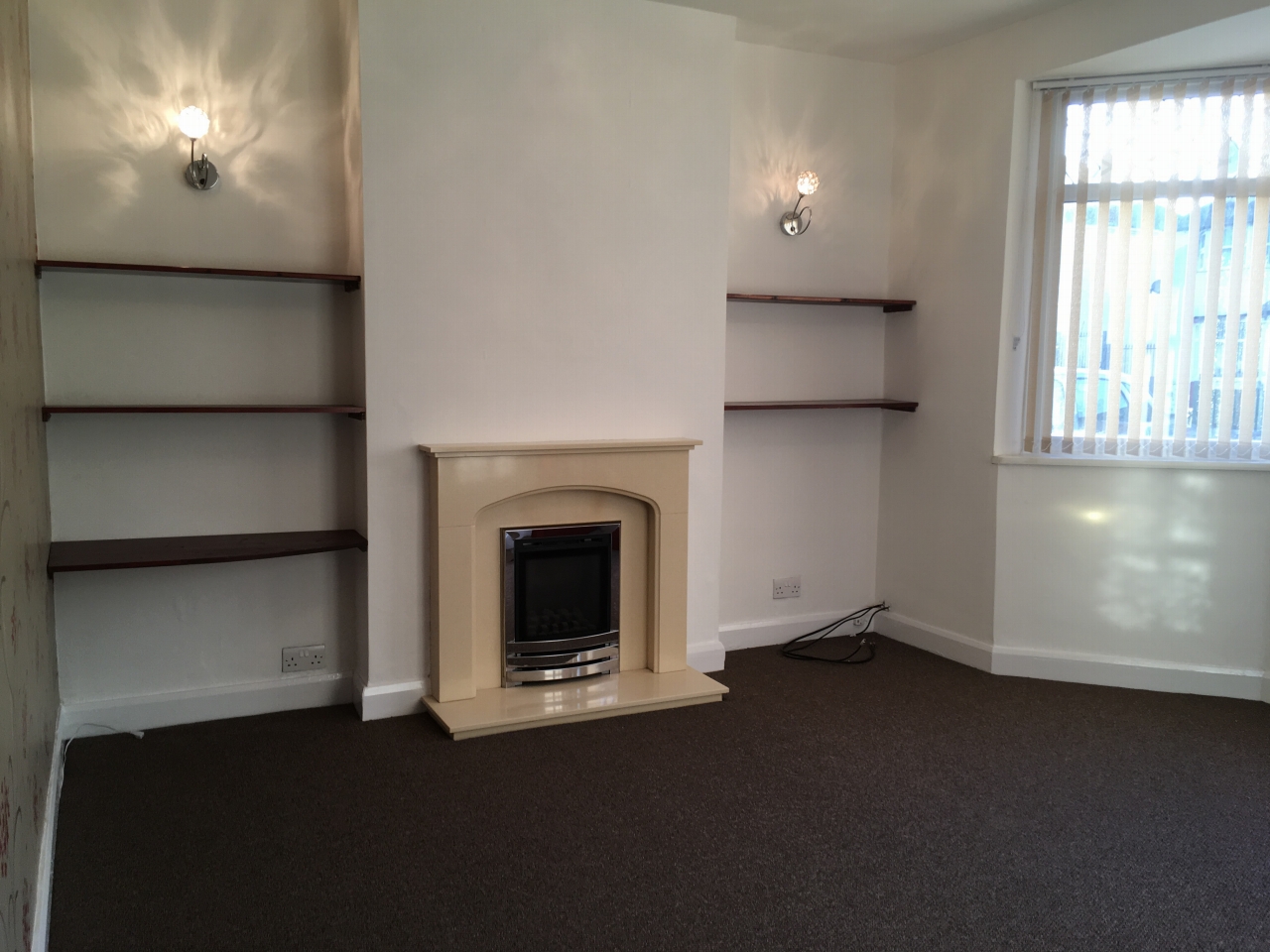 2 bedroom mid terraced house To Let in Leicester - Photograph 3.