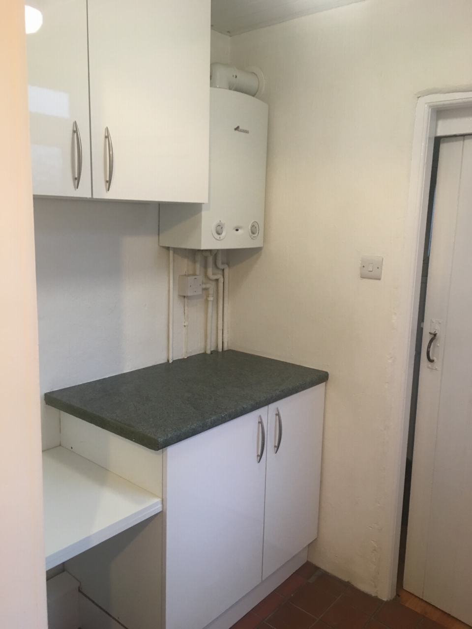2 bedroom mid terraced house To Let in Leicester - Photograph 16.