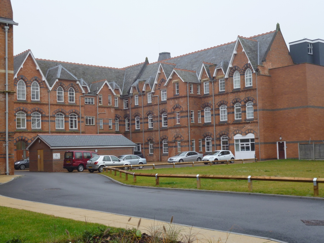 2 bedroom apartment flat/apartment SSTC in Leicester - Photograph 2.